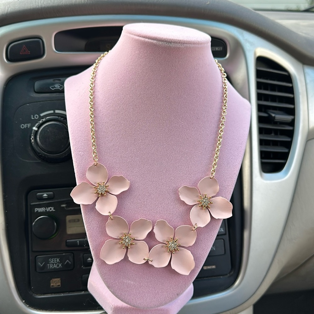 Light pink coral flower necklace